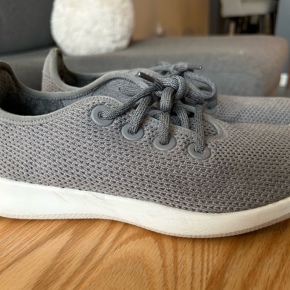Allbirds Womenβs Tree Runners Sneaker Size 9 - Mist Color with White Sole - Picture 11 of 15